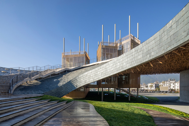 Dossier de presse | 1002-04 - Communiqué de presse | Yangliping Performing Arts Center - Studio Zhu-Pei - Architecture de paysage - Teahouse and outdoor theater - Crédit photo : Jin Weiqi