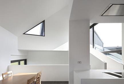 Dossier de presse | 955-01 - Communiqué de presse | Habitation TSL - adn architectures - Architecture résidentielle - Crédit photo : Filip Dujardin