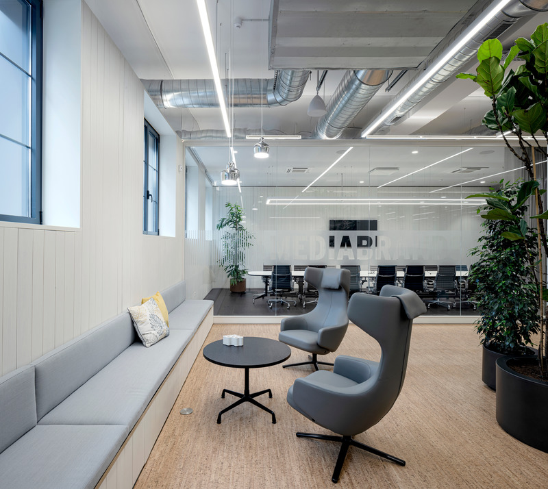 Dossier de presse | 3021-01 - Communiqué de presse | Siège de Mediabrands - Ruiz Pardo - Nebreda - Design d’intérieur commercial - <p class="">Siège de Mediabrands par Ruiz Pardo - Nebreda</p> - Crédit photo : Jesús Granada