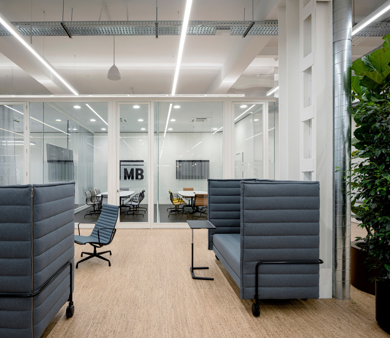 Dossier de presse | 3021-01 - Communiqué de presse | Siège de Mediabrands - Ruiz Pardo - Nebreda - Design d’intérieur commercial - <p class="">Siège de Mediabrands par Ruiz Pardo - Nebreda</p> - Crédit photo : Jesús Granada