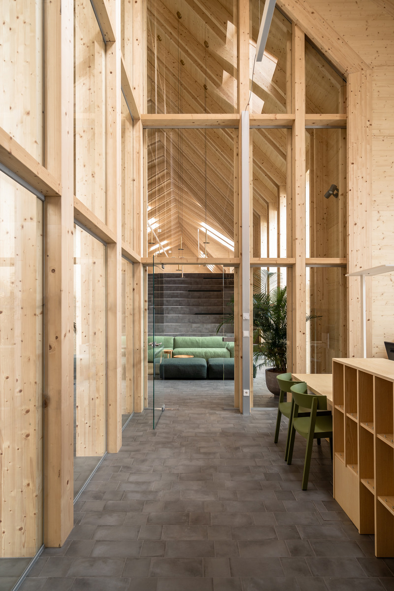 Dossier de presse | 2483-03 - Communiqué de presse | Community Center Großweikersdorf, Austria - smartvoll - Architecture institutionnelle - Citizen service office - Crédit photo : Dimitar Gamizov