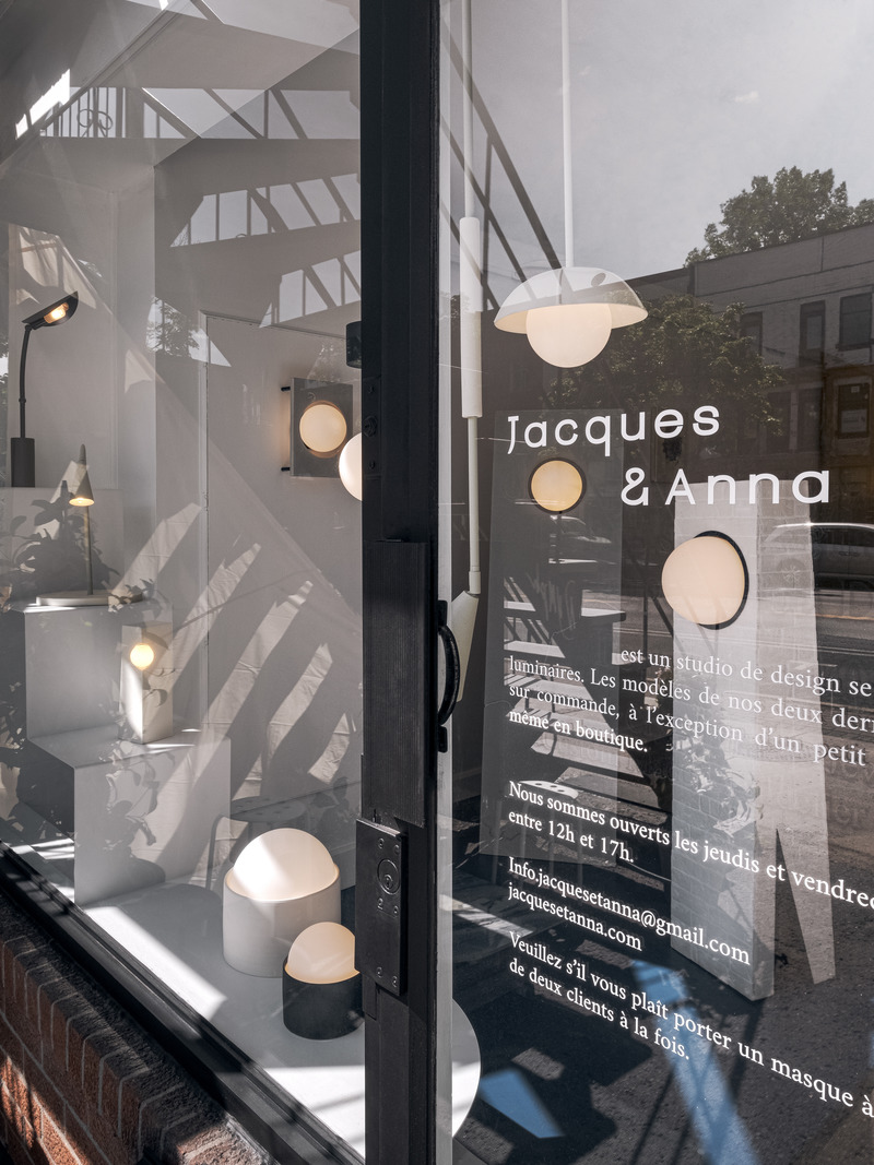 Dossier de presse | 3941-04 - Communiqué de presse | Jacques et Anna dévoile sa nouvelle collection 2021 et ouvre une boutique sur l'Avenue du Parc - Jacques et Anna - Design d’éclairage - Jacques et Anna - Crédit photo : Félix Michaud