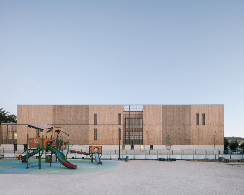 Dossier de presse | 5645-01 - Communiqué de presse | L’école Simone de Beauvoir – L’école en bois - Bond Society + Daudré-Vignier & associés - Architecture institutionnelle - Crédit photo : Charly Broyez