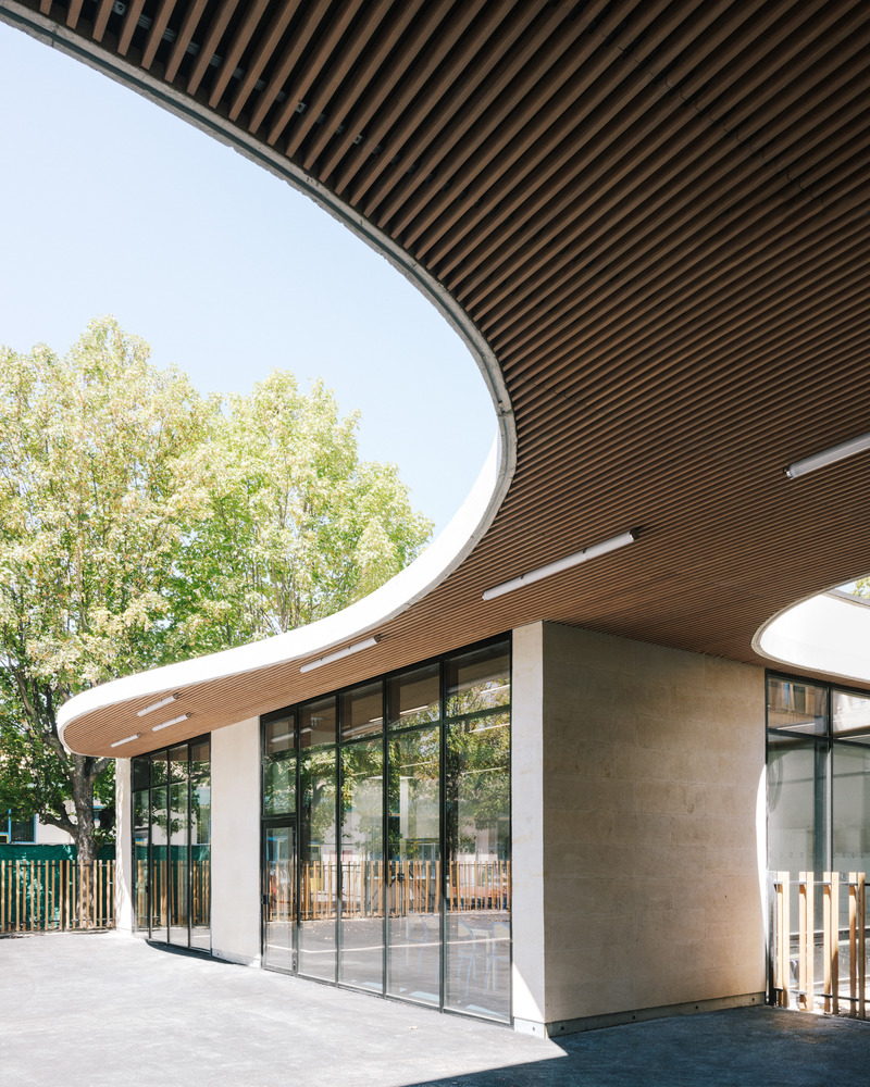 Dossier de presse | 5645-01 - Communiqué de presse | L’école Simone de Beauvoir – L’école en bois - Bond Society + Daudré-Vignier & associés - Architecture institutionnelle - Crédit photo : Charly Broyez