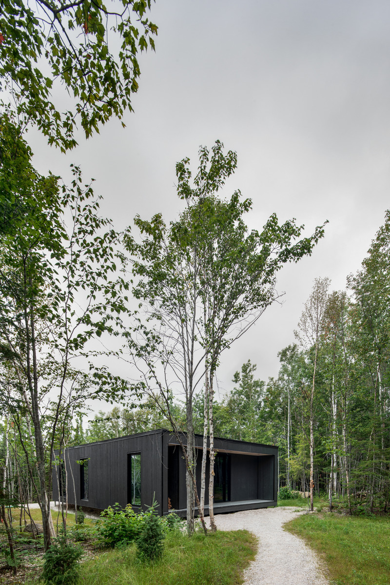 Dossier de presse | 1527-13 - Communiqué de presse | Miroir miroir… - Bourgeois / Lechasseur architectes - Architecture résidentielle - Crédit photo : Adrien Williams