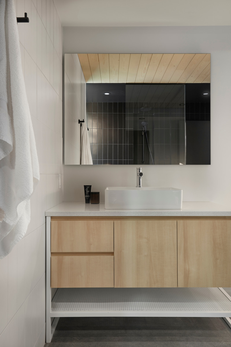 Dossier de presse | 1527-13 - Communiqué de presse | Miroir miroir… - Bourgeois / Lechasseur architectes - Architecture résidentielle - Crédit photo : Maxime Brouillet