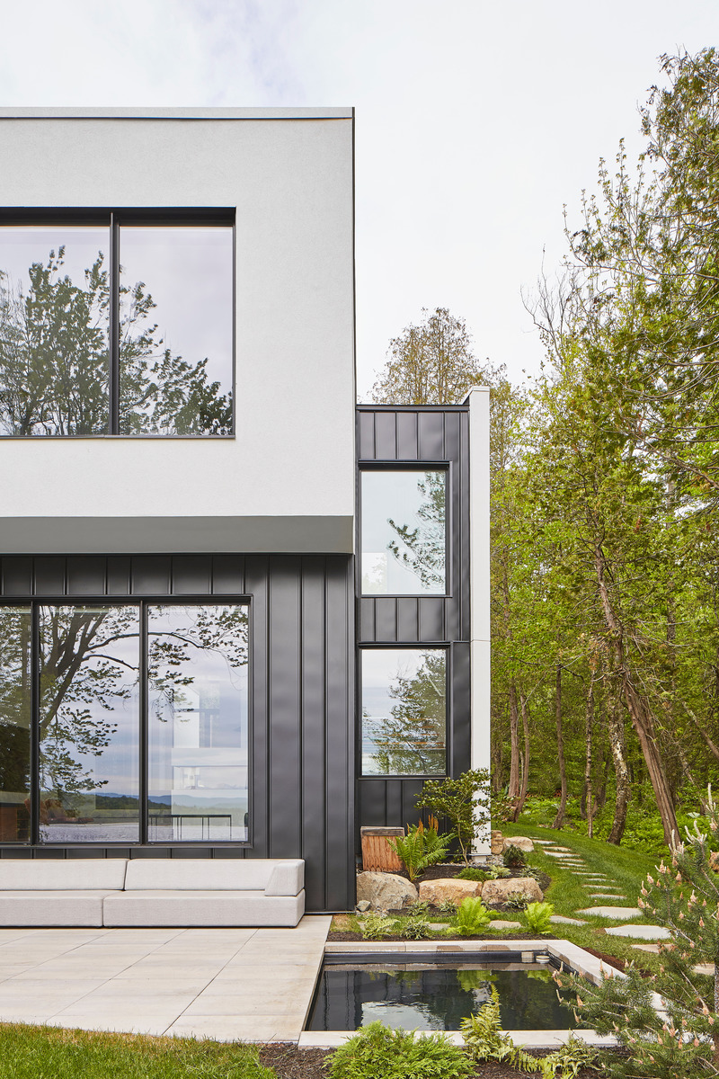 Press kit | 1775-01 - Press release | Fluid Connections with the Natural Setting of Brome Lake - Muuk Architecture, in collaboration avec Adurra Doors & Windows - Product - Photo credit:  Nanne Springer 