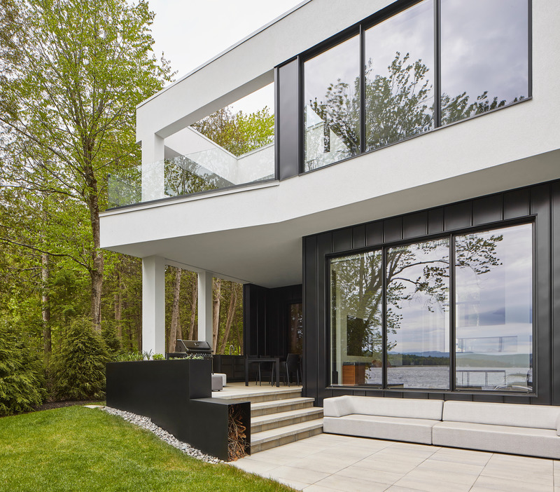 Press kit | 1775-01 - Press release | Fluid Connections with the Natural Setting of Brome Lake - Muuk Architecture, in collaboration avec Adurra Doors & Windows - Product - Photo credit:  Nanne Springer 