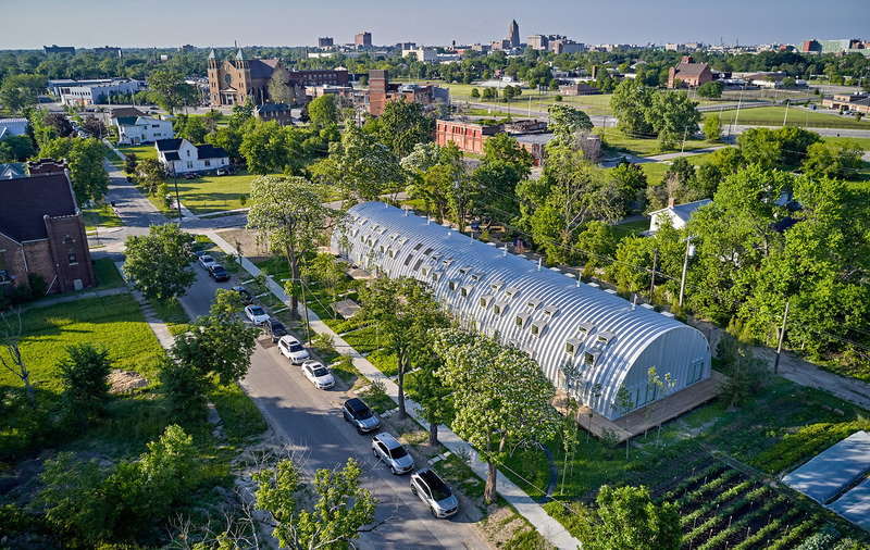 Dossier de presse | 1071-14 - Communiqué de presse | World's Best Building Products 2021 Announced - Architizer - Produit - Caterpillar by SteelMaster Buildings - Best in Facades - Crédit photo : Jason Keen  