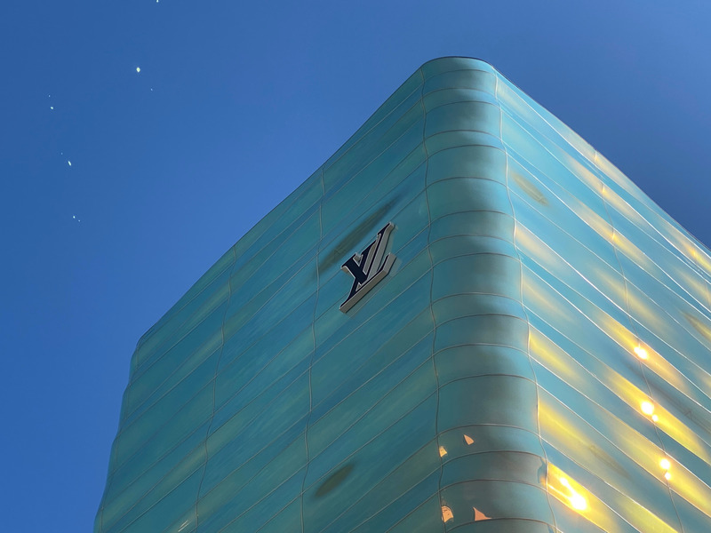 Dossier de presse | 1071-14 - Communiqué de presse | World's Best Building Products 2021 Announced - Architizer - Produit - RainbowX Architectural Glass by ShenNanYi &amp; XinBao Glass - Best in Glass &amp; Glazing and Best in Designer Collaboration - Crédit photo : ShenNanYi &amp; XinBao Glass