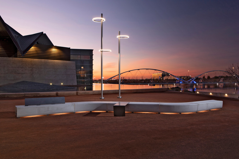 Dossier de presse | 1071-14 - Communiqué de presse | World's Best Building Products 2021 Announced - Architizer - Produit - Typology Collection by Landscape Forms - Best in Outdoor Furniture - Crédit photo : Landscape Forms