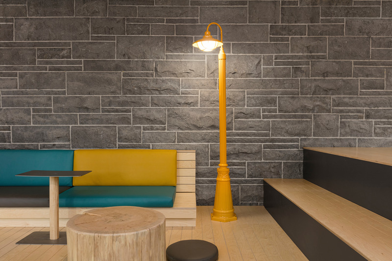 Press kit | 1299-09 - Press release | Collège Notre-Dame - Taktik Design - Institutional Architecture - <pre>Floor lamps reminiscent of those found in the adjacent outdoor garden.</pre> - Photo credit: Maxime Brouillet