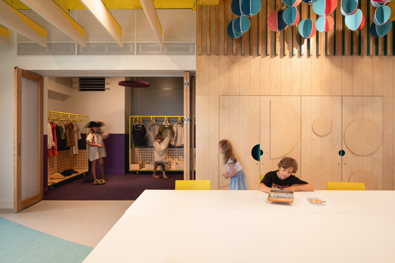 Dossier de presse | 5794-01 - Communiqué de presse | Pointe-à-Callière fait peau neuve et dévoile une toute nouvelle salle éducative haute en couleurs - Inscape le studio & La Camaraderie - Design d’intérieur commercial - Crédit photo : Raphaël Thibodeau