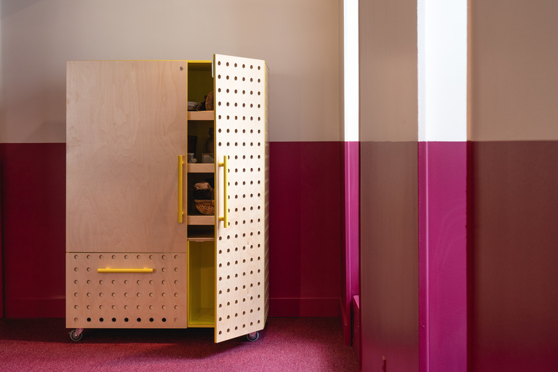 Dossier de presse | 5794-01 - Communiqué de presse | Pointe-à-Callière fait peau neuve et dévoile une toute nouvelle salle éducative haute en couleurs - Inscape le studio & La Camaraderie - Design d’intérieur commercial - Crédit photo : Raphaël Thibodeau