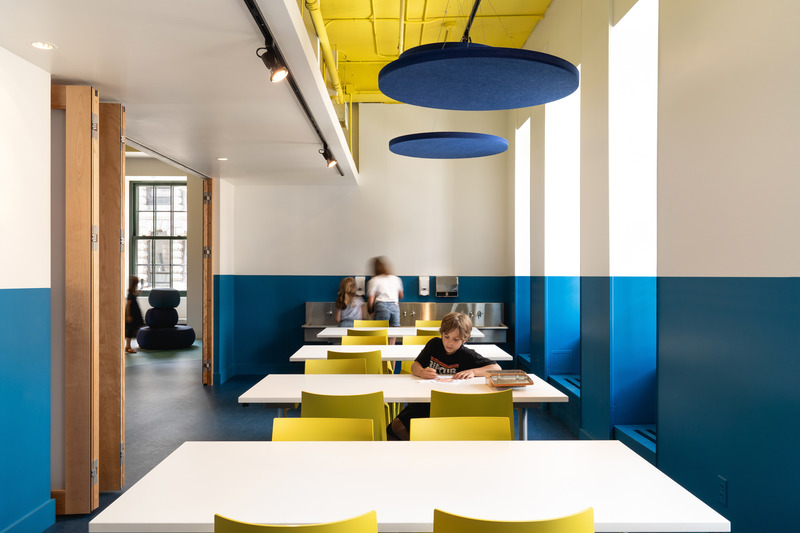 Dossier de presse | 5794-01 - Communiqué de presse | Pointe-à-Callière fait peau neuve et dévoile une toute nouvelle salle éducative haute en couleurs - Inscape le studio & La Camaraderie - Design d’intérieur commercial - Crédit photo : Raphaël Thibodeau