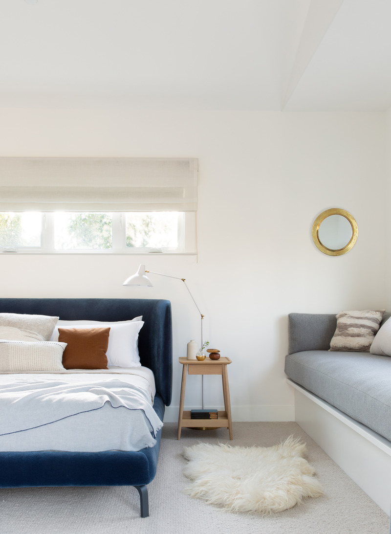 Press kit | 2757-25 - Press release | Medium Plenty's Holistic Designs Are Defined by Material Honesty - Medium Plenty - Residential Architecture - Beach House: Medium Plenty used sumptuous materials that feel good to the touch and create a light and warm environment.  - Photo credit:  Suzanna Scott Photography 
