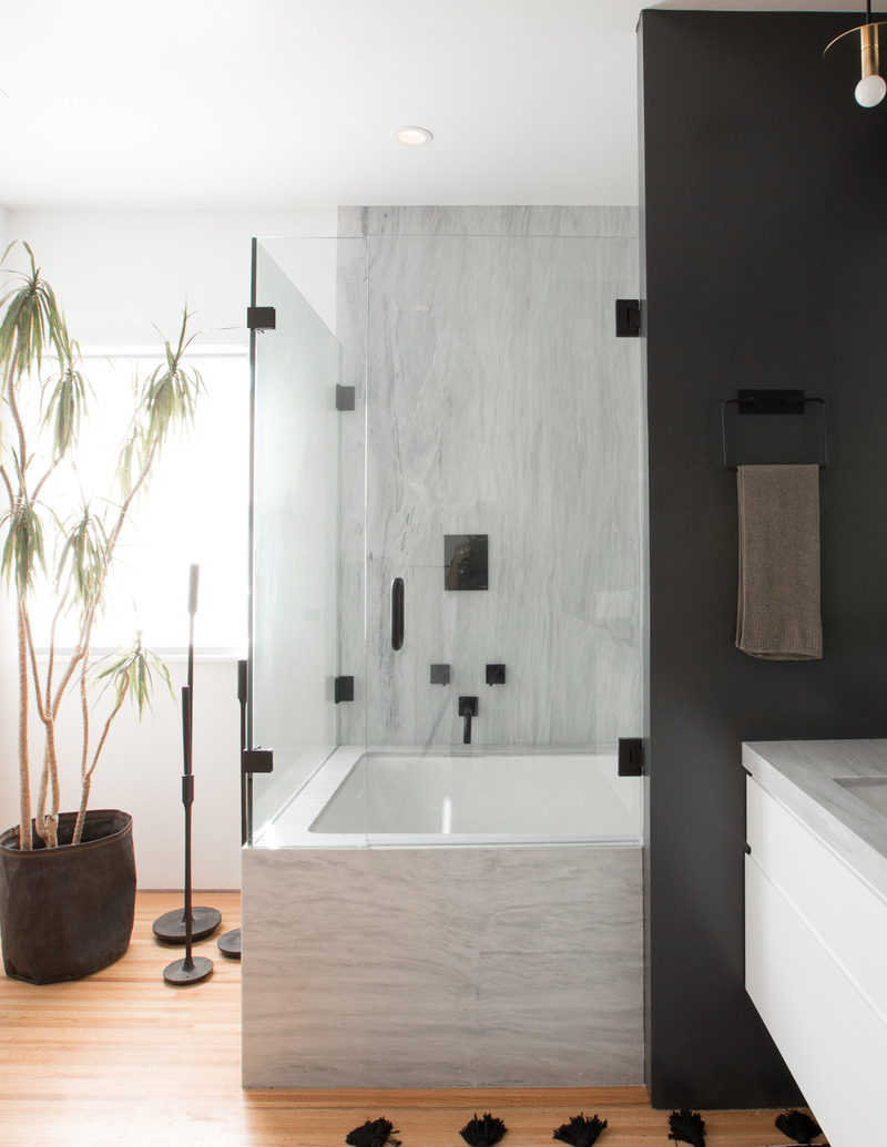 Press kit | 2757-25 - Press release | Medium Plenty's Holistic Designs Are Defined by Material Honesty - Medium Plenty - Residential Architecture -  Walavista Residence: Simple and updated, modern bath. - Photo credit:  Melissa Kaseman Photography 