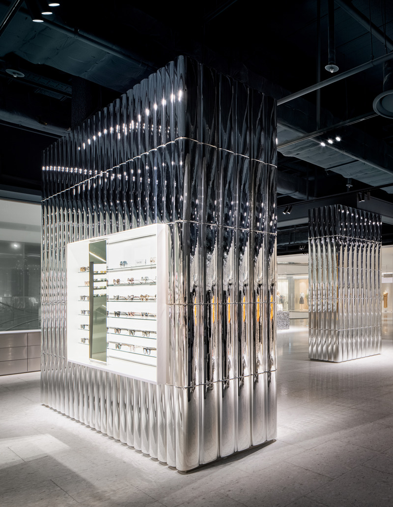 Dossier de presse | 889-04 - Communiqué de presse | Found in Translation: Burdifilek Applies a New Design Language to The Hyundai Seoul - BURDIFILEK - Design d’intérieur commercial - Third Floor_ Men and Women Advanced Contemporary Labels; Eyewear Area - Crédit photo : Yongjoon Choi Photography