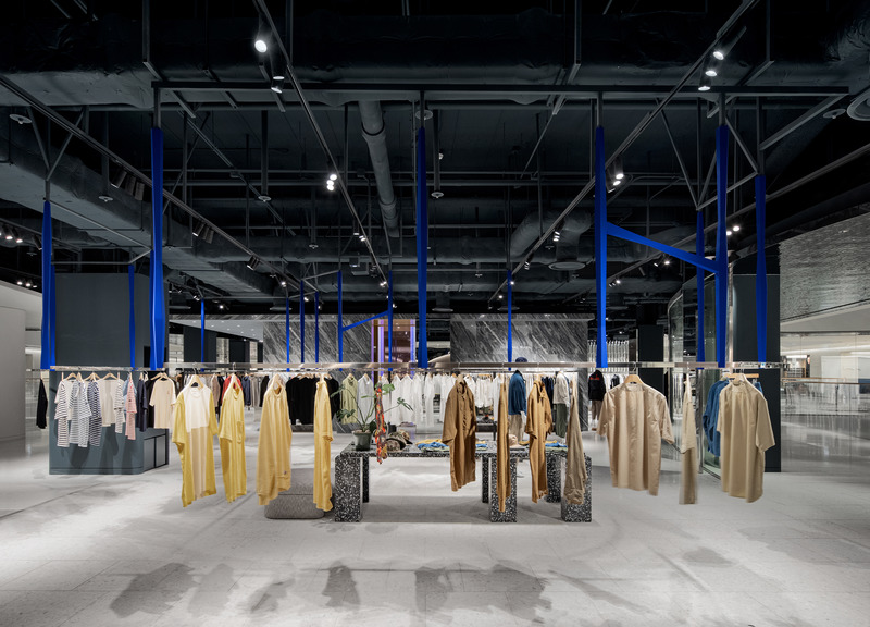 Dossier de presse | 889-04 - Communiqué de presse | Found in Translation: Burdifilek Applies a New Design Language to The Hyundai Seoul - BURDIFILEK - Design d’intérieur commercial - Third Floor_ Men and Women Advanced Contemporary Labels - Crédit photo : Yongjoon Choi Photography