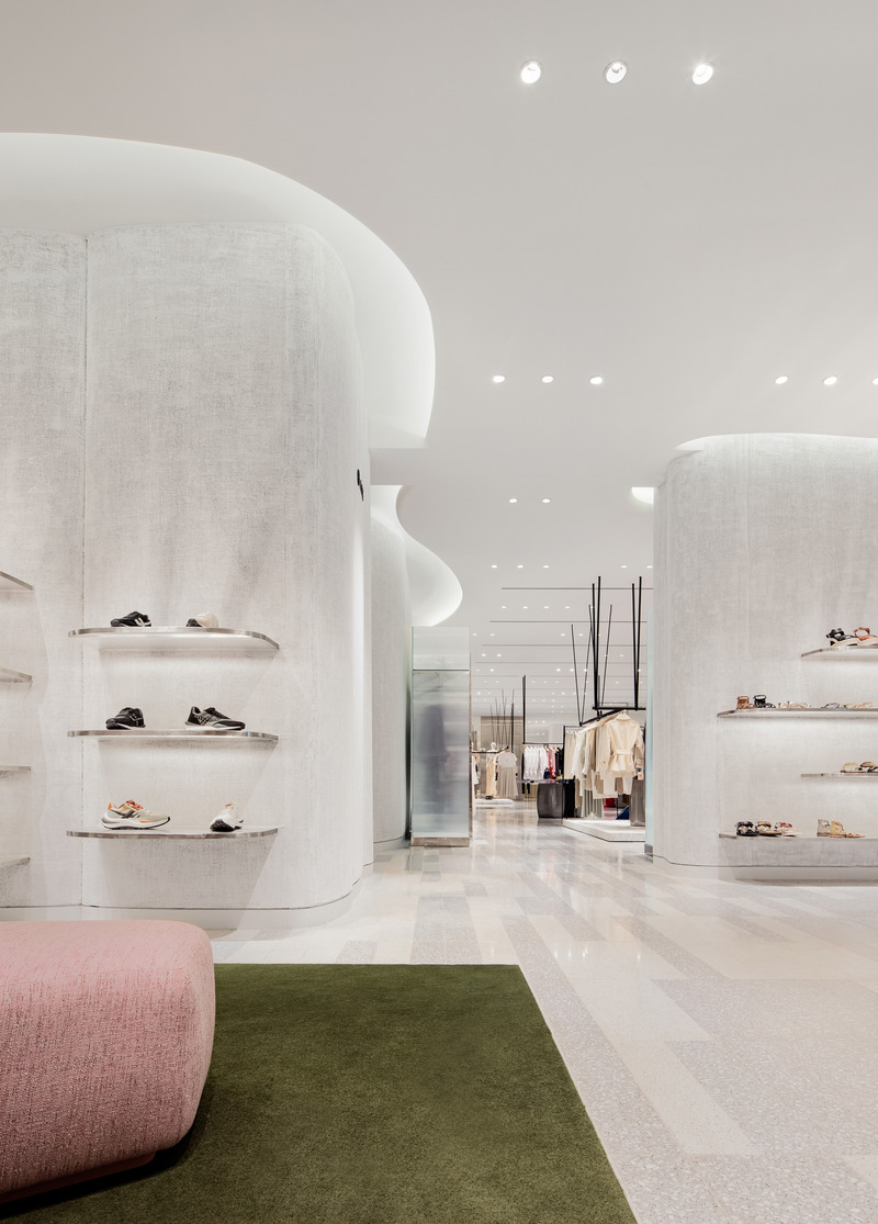 Dossier de presse | 889-04 - Communiqué de presse | Found in Translation: Burdifilek Applies a New Design Language to The Hyundai Seoul - BURDIFILEK - Design d’intérieur commercial - Second Floor_Women Contemporary International Fashion Labels, Accessories and Footwear - Crédit photo : Yongjoon Choi Photography