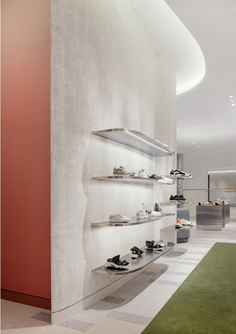 Dossier de presse | 889-04 - Communiqué de presse | Found in Translation: Burdifilek Applies a New Design Language to The Hyundai Seoul - BURDIFILEK - Design d’intérieur commercial -  Second Floor_Women Contemporary International Fashion Labels, Footwear and Accessories  - Crédit photo : Yongjoon Choi Photography