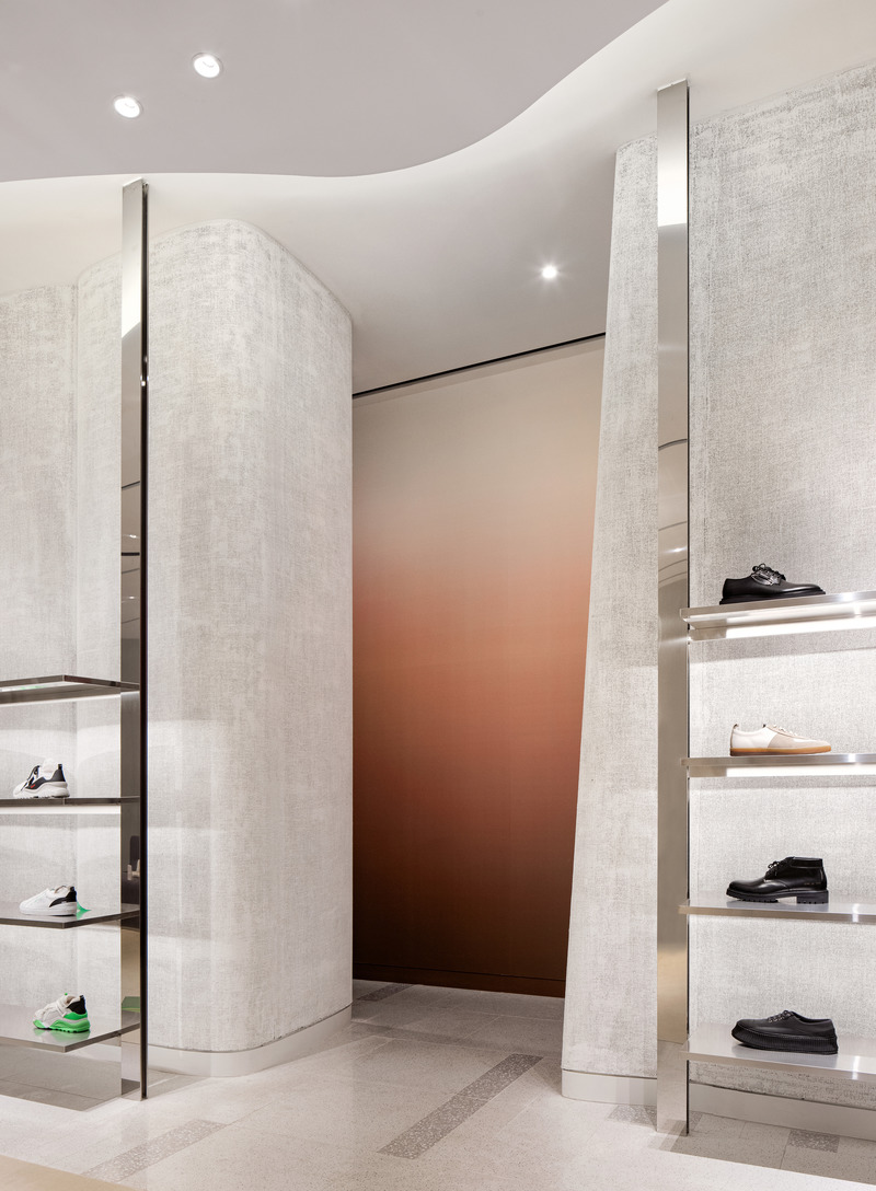 Dossier de presse | 889-04 - Communiqué de presse | Found in Translation: Burdifilek Applies a New Design Language to The Hyundai Seoul - BURDIFILEK - Design d’intérieur commercial - Second Floor_Women Contemporary International Fashion Labels, Footwear and Accessories - Crédit photo : Yongjoon Choi Photography