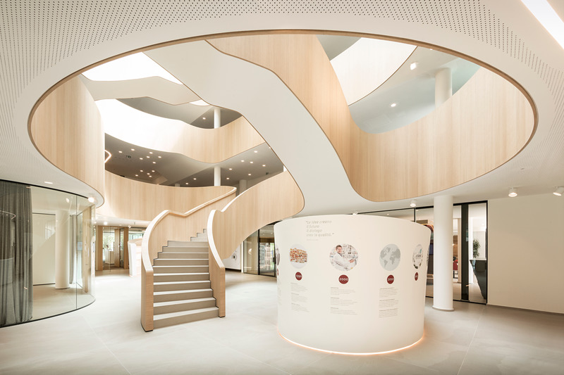 Dossier de presse | 5801-01 - Communiqué de presse | LOOP Design Awards 2021 Winners Announced - LOOP Design Awards - Concours - Office Dr. Schär AG in Italy - Designed by monovolume architecture + design - Office of the Year Award 2021 - Crédit photo : Meraner Hauser