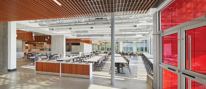 Press kit | 2941-04 - Press release | Newnham Campus Food Hall, Seneca College - Taylor Smyth Architects - Institutional Architecture - Multi-purpose dining and study space. - Photo credit: Tom Arban Photography Inc.
