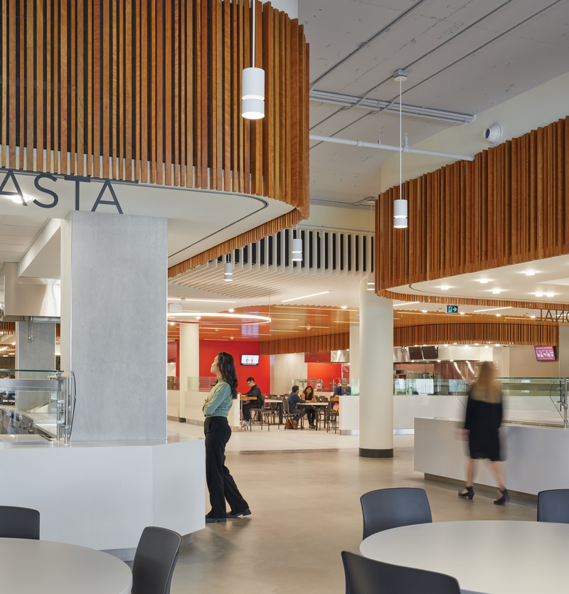 Press kit | 2941-04 - Press release | Newnham Campus Food Hall, Seneca College - Taylor Smyth Architects - Institutional Architecture - The new Food Hall offers students a wide selection of healthy food options from five large food stations: Pizza + Pasta, International (Pho), Salad, Grill and Cafe.  - Photo credit: Tom Arban Photography Inc.