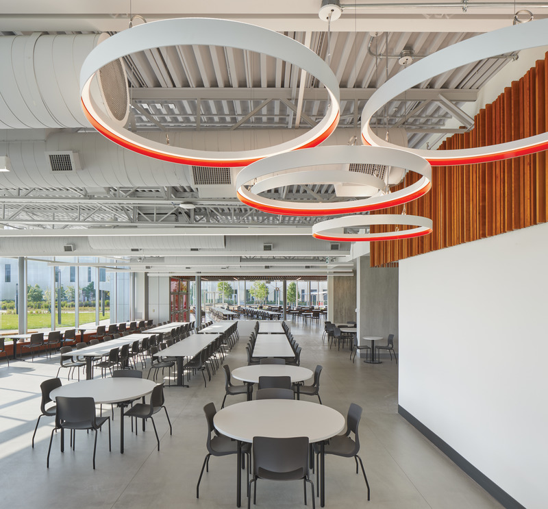 Press kit | 2941-04 - Press release | Newnham Campus Food Hall, Seneca College - Taylor Smyth Architects - Institutional Architecture - CYCLE ceiling suspended lights by Eureka. - Photo credit: Tom Arban Photography Inc.