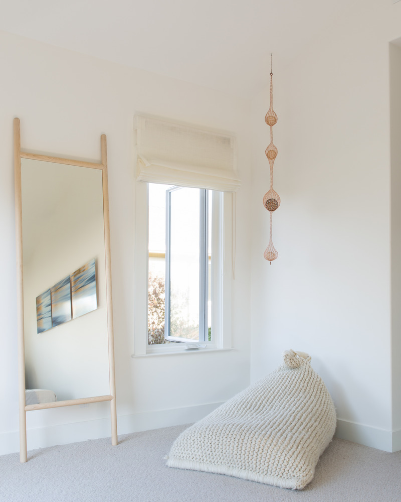 Press kit | 2757-25 - Press release | Medium Plenty's Holistic Designs Are Defined by Material Honesty - Medium Plenty - Residential Architecture -  Beach House: <blockquote style=""><blockquote style="">A D'lisa Creager metal mobile floats above a Zilalila bean bag.<br style=""></blockquote></blockquote> - Photo credit: Suzanna Scott Photography