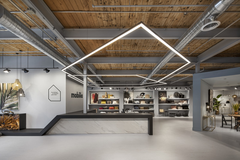 Dossier de presse | 877-11 - Communiqué de presse | MXMA Architecture & Design et Jump&Love remportent un Grand Prix du Design pour le nouvel espace Mobilia dans le Design District de Toronto - Mobilia - Design d’intérieur commercial - Crédit photo : Adrien Williams<span></span>