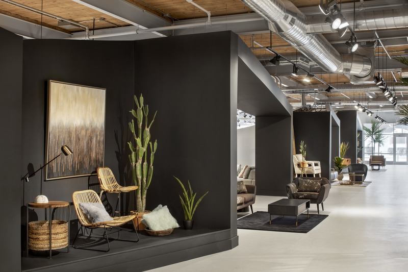 Dossier de presse | 877-11 - Communiqué de presse | MXMA Architecture & Design et Jump&Love remportent un Grand Prix du Design pour le nouvel espace Mobilia dans le Design District de Toronto - Mobilia - Design d’intérieur commercial - Crédit photo : Adrien Williams<span></span>