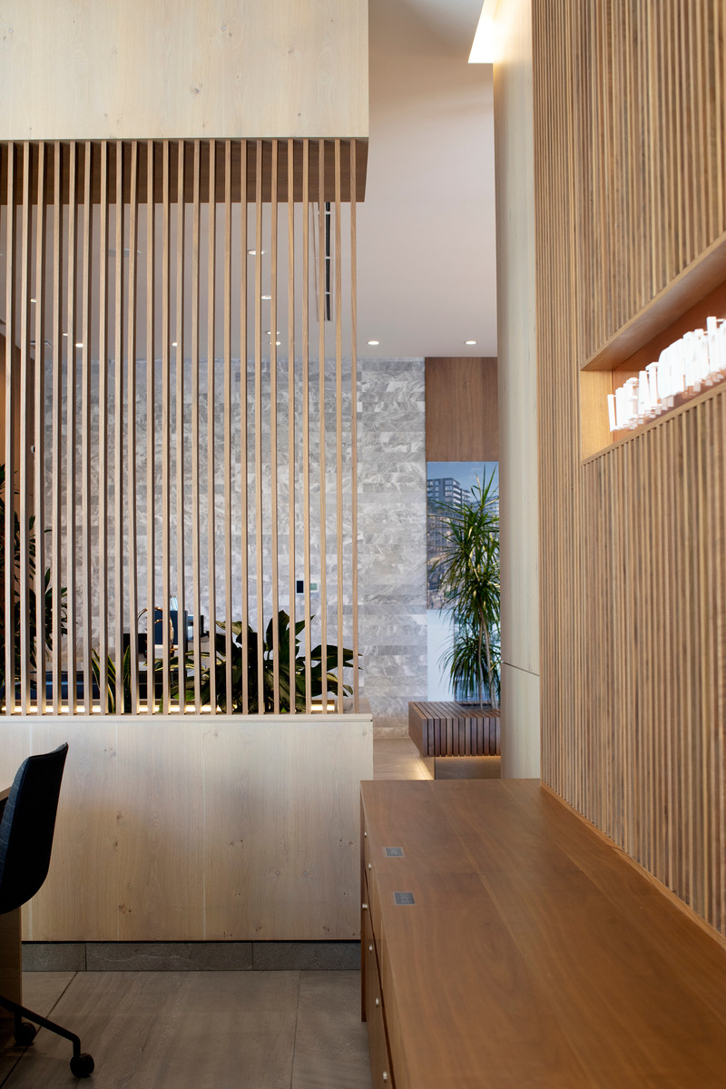 Dossier de presse | 2973-01 - Communiqué de presse | IDIBC Announces 2021 Awards of Excellence Recipients - Interior Designers Institute of British Columbia - Design d’intérieur commercial - IDIBC Award of Excellence: David Nicolay RID IDIBC; RC at CF Richmond Centre, Richmond BC; Multi-Residential and Sales Centres category<span></span> - Crédit photo :  <p class="">Janis Nicolay (3 of 6)</p> 