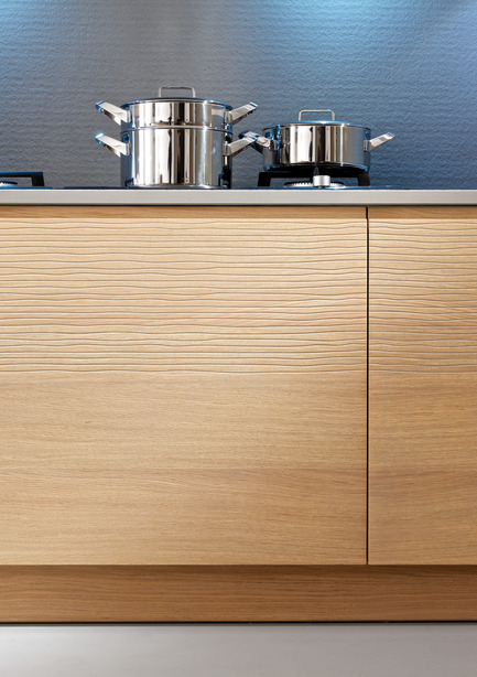 Dossier de presse | 954-01 - Communiqué de presse | Emmanuel Gallina : l’élégance de la simplicité - Emmanuel Gallina - Produit - EUROCUCINA BAMAX CORTECCIA KITCHEN - Crédit photo : BAMAX