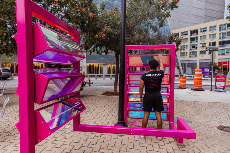 Press kit | 5595-03 - Press release | A Playful Gesture Designed to Evoke Communal Connection in Long Island City, NY - The Urban Conga & Hive Public Space - Art - Photo credit: Savannah Lauren