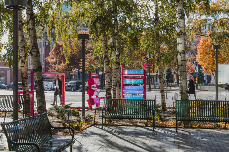 Press kit | 5595-03 - Press release | A Playful Gesture Designed to Evoke Communal Connection in Long Island City, NY - The Urban Conga & Hive Public Space - Art - Photo credit: Savannah Lauren