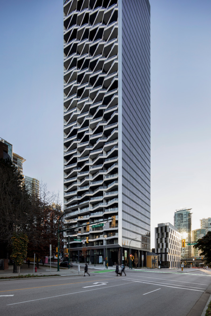 Press kit | 1317-17 - Press release | ACDF Unveils The Pacific: A High-Rise Building Entrenched in Vancouver's Public Realm - ACDF Architecture - Residential Architecture - Photo credit:  Adrien Williams 