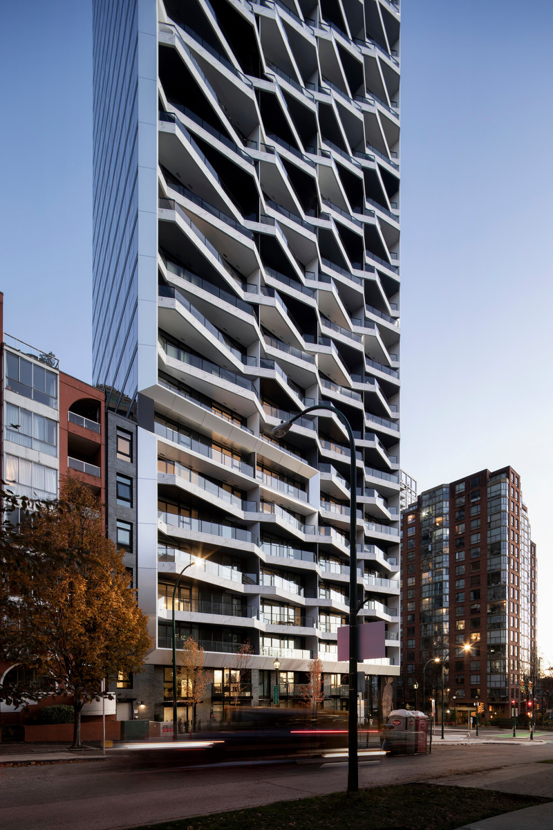 Press kit | 1317-17 - Press release | ACDF Unveils The Pacific: A High-Rise Building Entrenched in Vancouver's Public Realm - ACDF Architecture - Residential Architecture - Photo credit: Adrien Williams