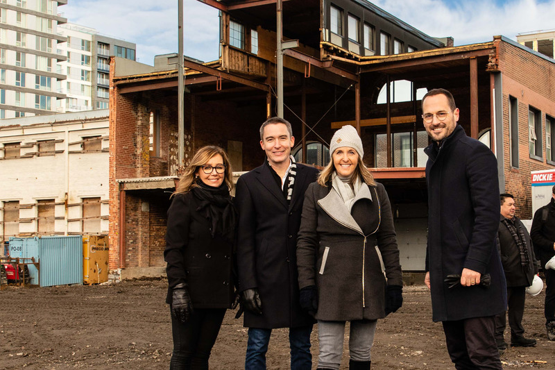Dossier de presse | 2056-09 - Communiqué de presse | Odea Montréal - Cogir Immobilier - Immobilier - <p class="">De gauche à droite : Tina Dostie VP ventes et marketing Cogir Immobilier, Patrice Groleau propriétaire McGill Immobilier, Debby Doktorczyk propriétaire McGill Immobilier, Marc Lefort Associé, Vice-Président McGill Immobilier</p> - Crédit photo : Cogir Immobilier