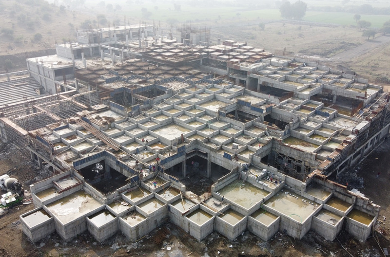 Dossier de presse | 1432-11 - Communiqué de presse | Prestige University - Sanjay Puri Architects - Architecture institutionnelle - VIEW BEING CAST - Crédit photo : SANJAY PURI ARCHITECTS