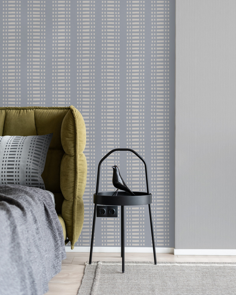 Dossier de presse | 3279-08 - Communiqué de presse | A Classic of Scandinavian Design Debuts as Wallpaper - Feathr - Produit - Nereus wallpaper in Light Blue(L) with Raita wallpaper in Pearl (R) - Crédit photo : Shutterstock/Brizmaker