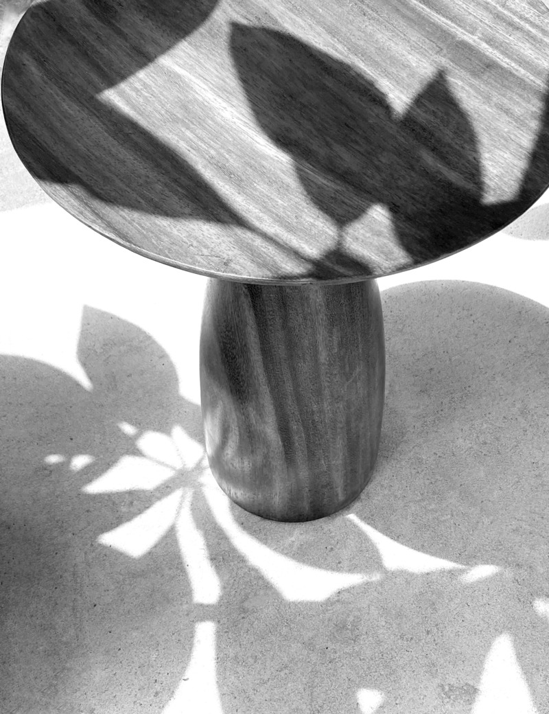 Dossier de presse | 5817-01 - Communiqué de presse | Koroi Collection - Maja - Produit - Koroi Side Table - Crédit photo : Maja