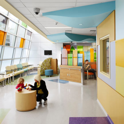 Dossier de presse | 946-01 - Communiqué de presse | McMaster Children's Hospital (“MCH”) - Parkin Architects limited - Architecture institutionnelle - Crédit photo : Richard Johnson