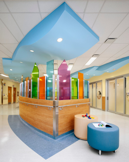 Dossier de presse | 946-01 - Communiqué de presse | McMaster Children's Hospital (“MCH”) - Parkin Architects limited - Architecture institutionnelle - Crédit photo : Richard Johnson