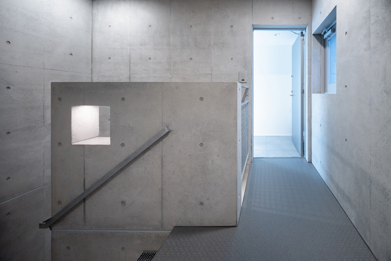 Dossier de presse | 3153-02 - Communiqué de presse | Escenario SHIROKANE wins Best of Best at Architecture MasterPrize 2021 - Ryuichi Sasaki/Sasaki Architecture - Architecture résidentielle - STAIRCASE - Crédit photo : TAKUMI OTA PHOTOGRAPHY