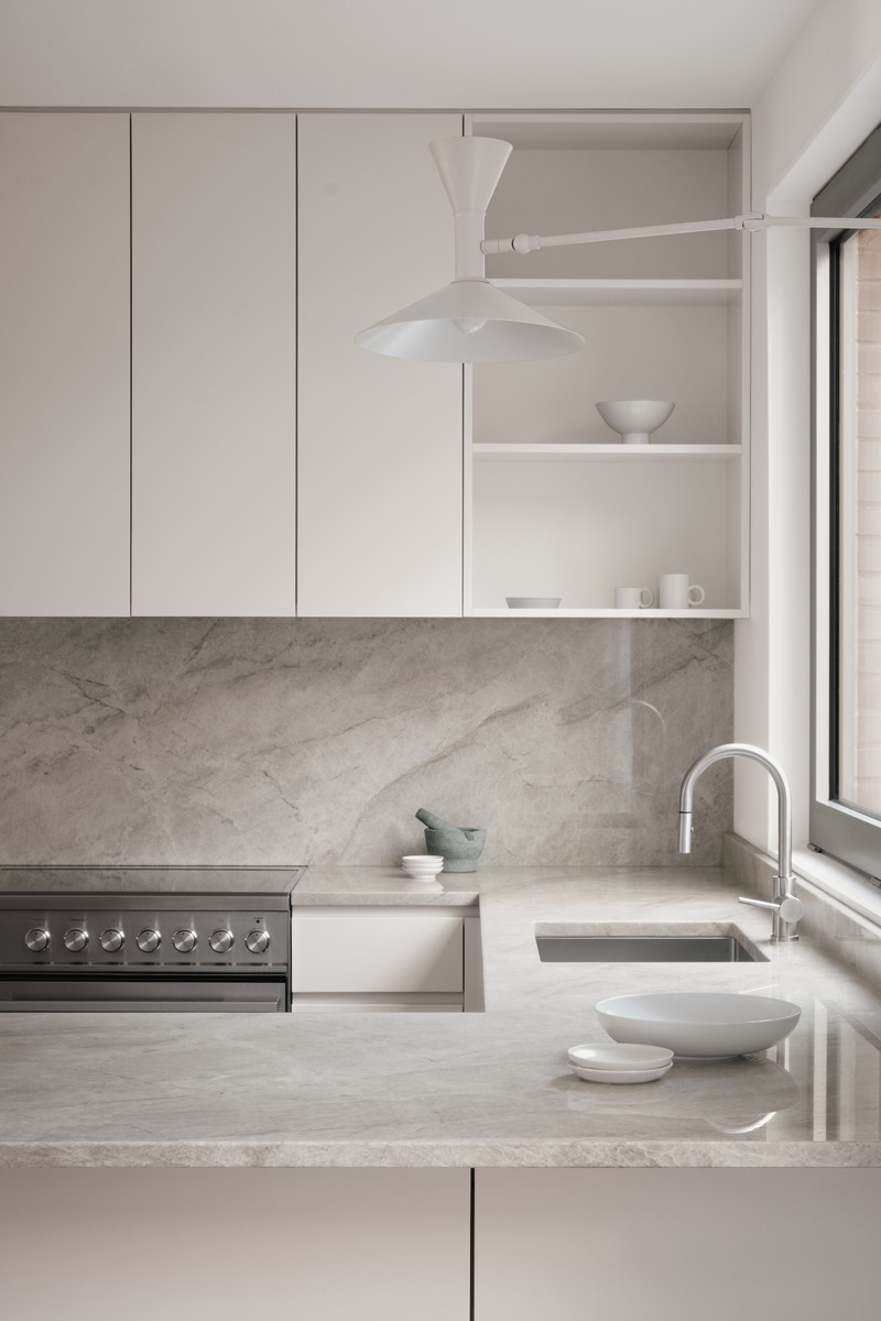 Press kit | 4241-02 - Press release | Querbes Residence - Vives St-Laurent - Residential Interior Design - Photo credit: Alex Lesage