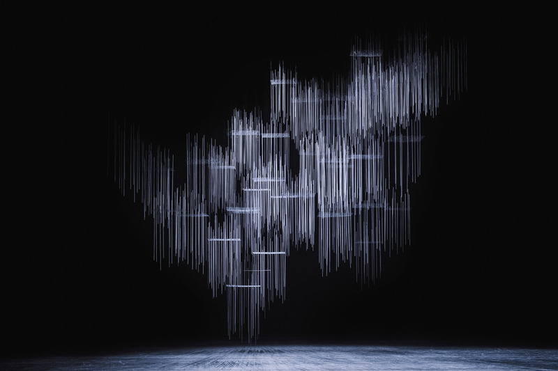 Press kit | 3767-02 - Press release | The installation "Fragrance with Lotus Flowers" for Japanese Dance Wins two Awards, BoY Honoree and AMP Best of Best - NAKAMURA KAZUNOBU DESIGN-WORKS - Art -  A "line" with a Japanese beauty that absorbs softly rather than repelling light strongly.  - Photo credit: <font style="vertical-align: inherit;"><font style="vertical-align: inherit;">photo by masaki komatsu</font></font>