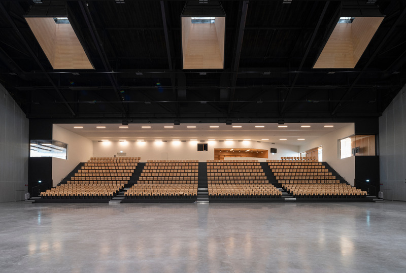 Dossier de presse | 972-06 - Communiqué de presse | Espace Mayenne - Hérault Arnod Architectures - Architecture institutionnelle - Le gymnase - Crédit photo :  Cyrille Weiner 