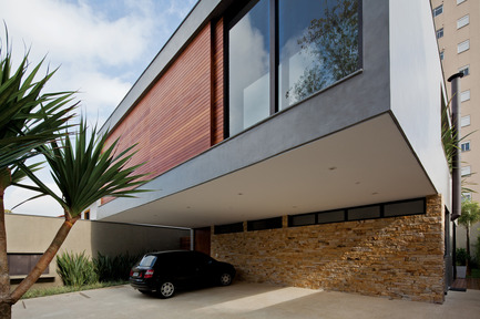 Dossier de presse | 948-01 - Communiqué de presse | Vila Madalena - Drucker Arquitetura - Architecture résidentielle - PHOTOGRAPHS ARE FOR EDITORIAL REVIEW ONLY - CONTACT PHOTOGRAPHER’S AGENT TO NEGOTIATE USE FOR PUBLICATION: Leonardo Finottiphoto@leonardofinotti.com - Crédit photo : Leonardo Finotti